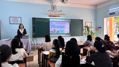 Sinh hoạt chuyên đề về “Dạy học phát triển năng lực cho học sinh và ứng dụng AI trong dạy học Toán”