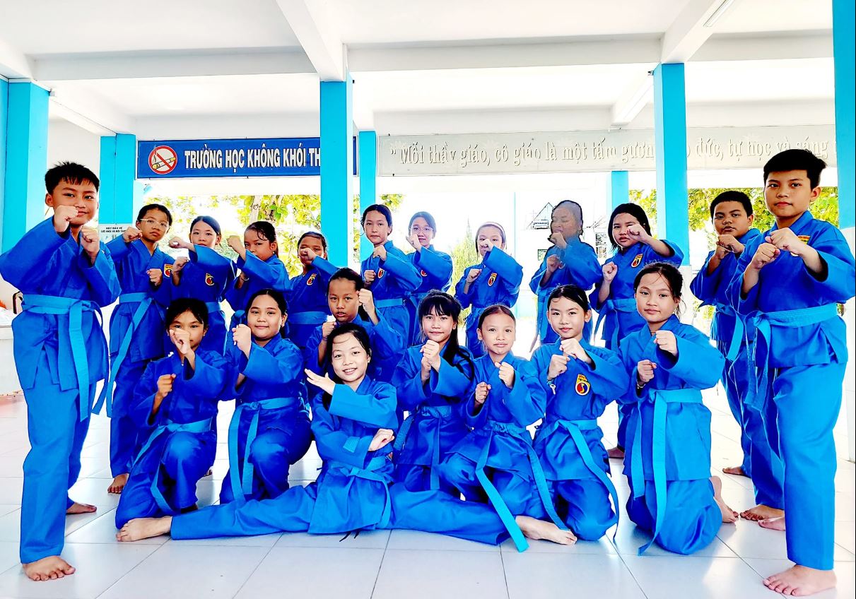Trường Tiểu học Chi Lăng triển khai hoạt động luyện tập thể dục thể thao (môn võ Vovinam)